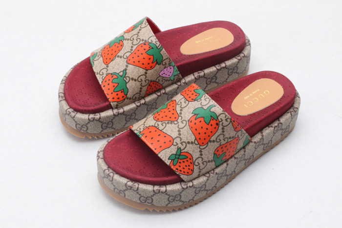 GUI SANDAL