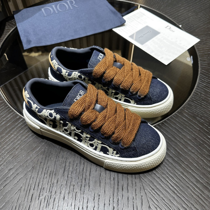 D10R SNEAKER