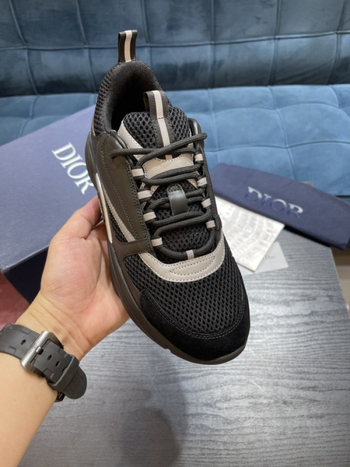 D10R SNEAKER