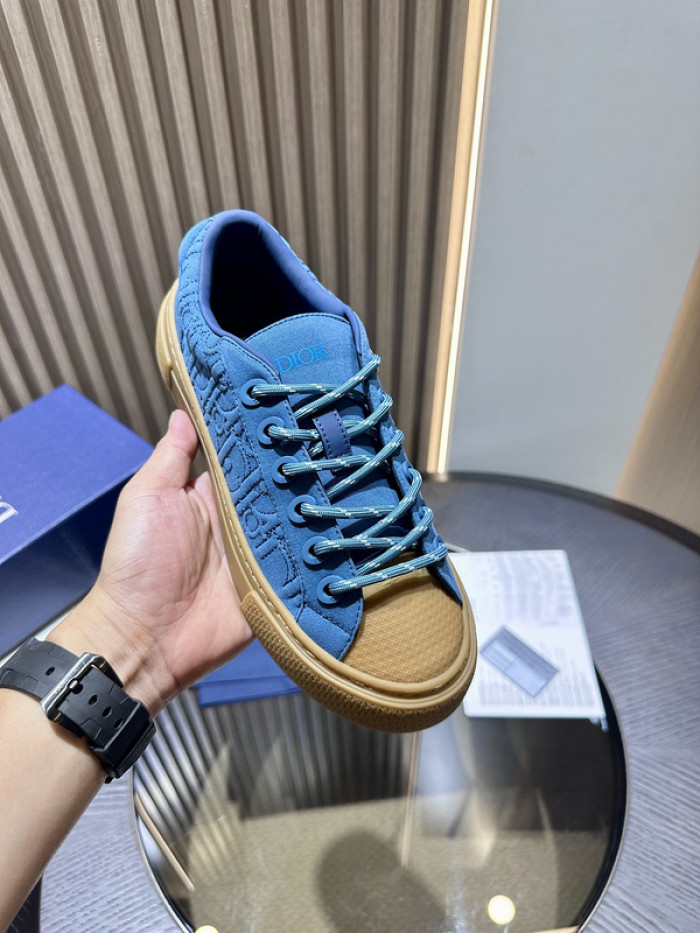 D10R SNEAKER