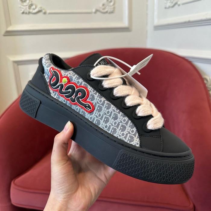 D10R SNEAKER