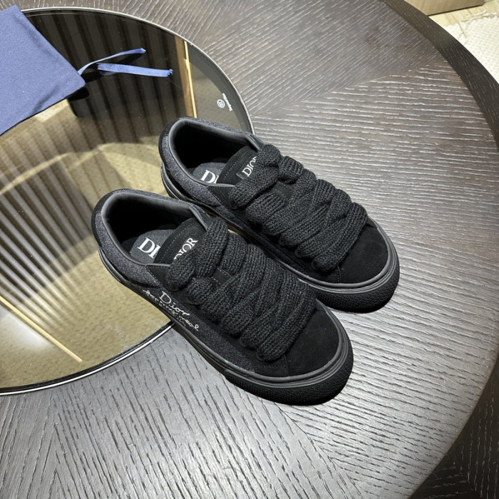 D10R SNEAKER