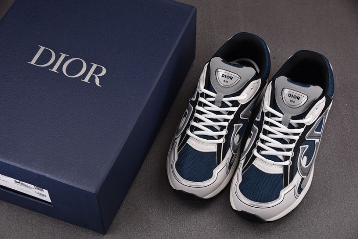 D10R SNEAKER