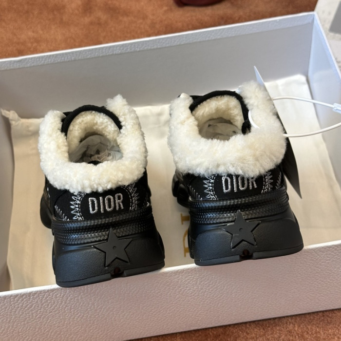 D10R SNEAKER