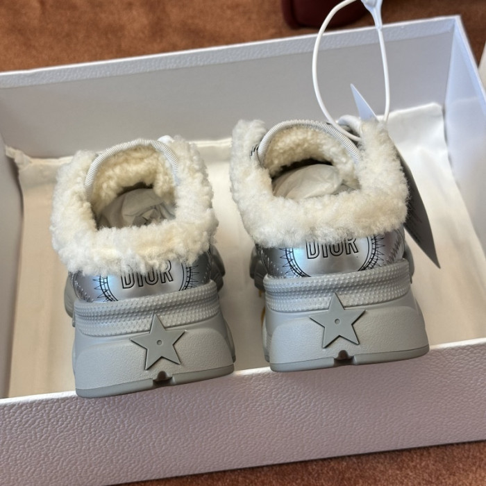D10R SNEAKER