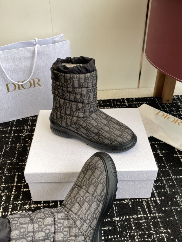 D10R boot