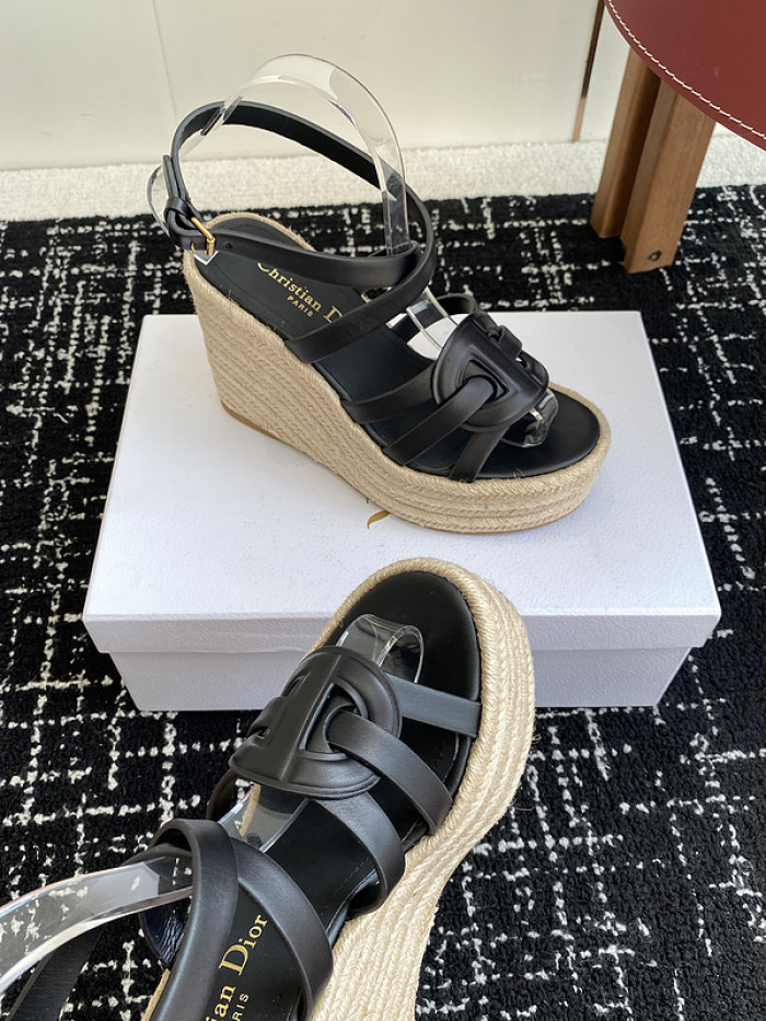 d10r sandal