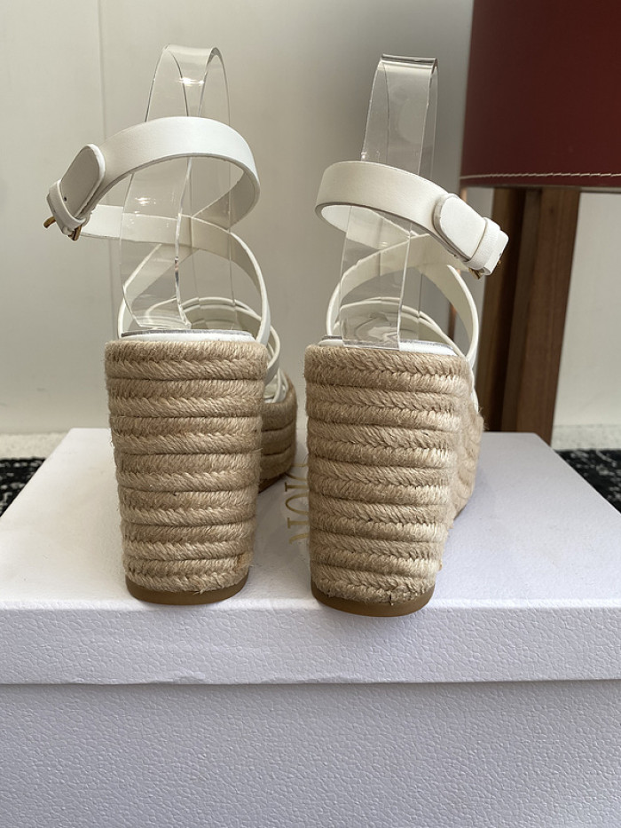 d10r sandal