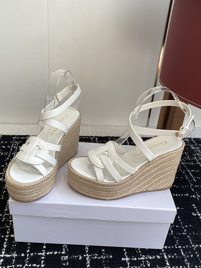 d10r sandal