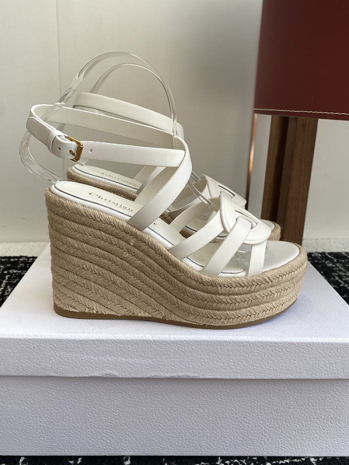 d10r sandal