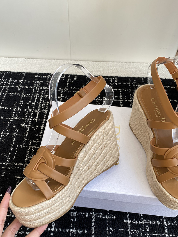 d10r sandal