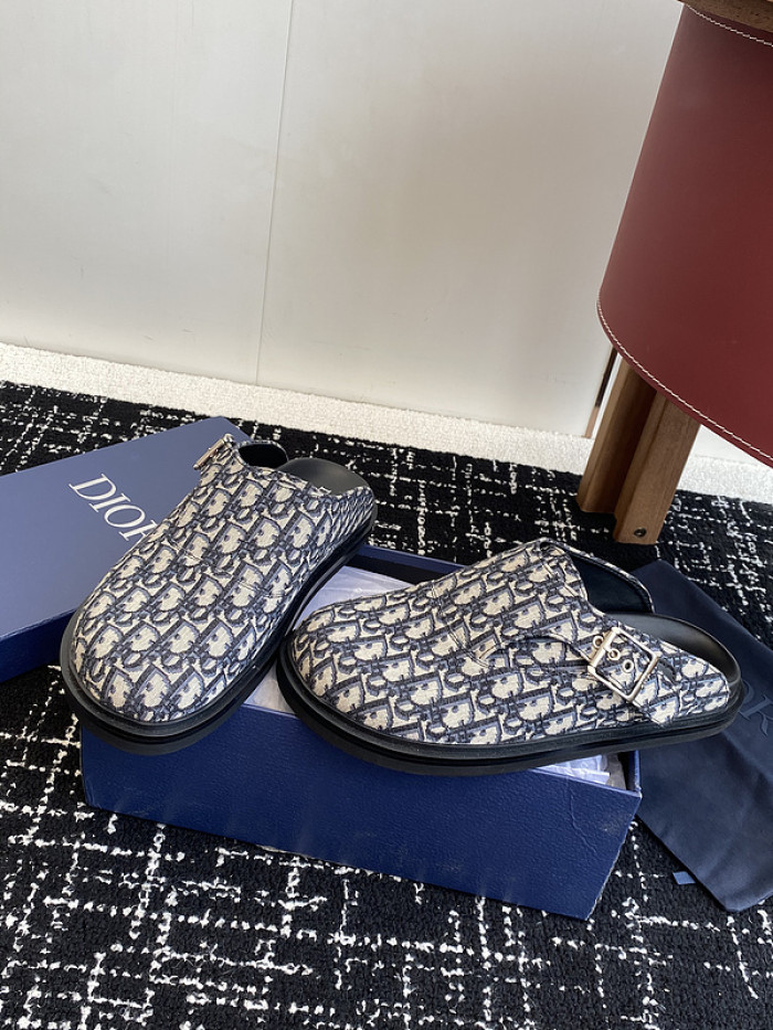 d10r sandal