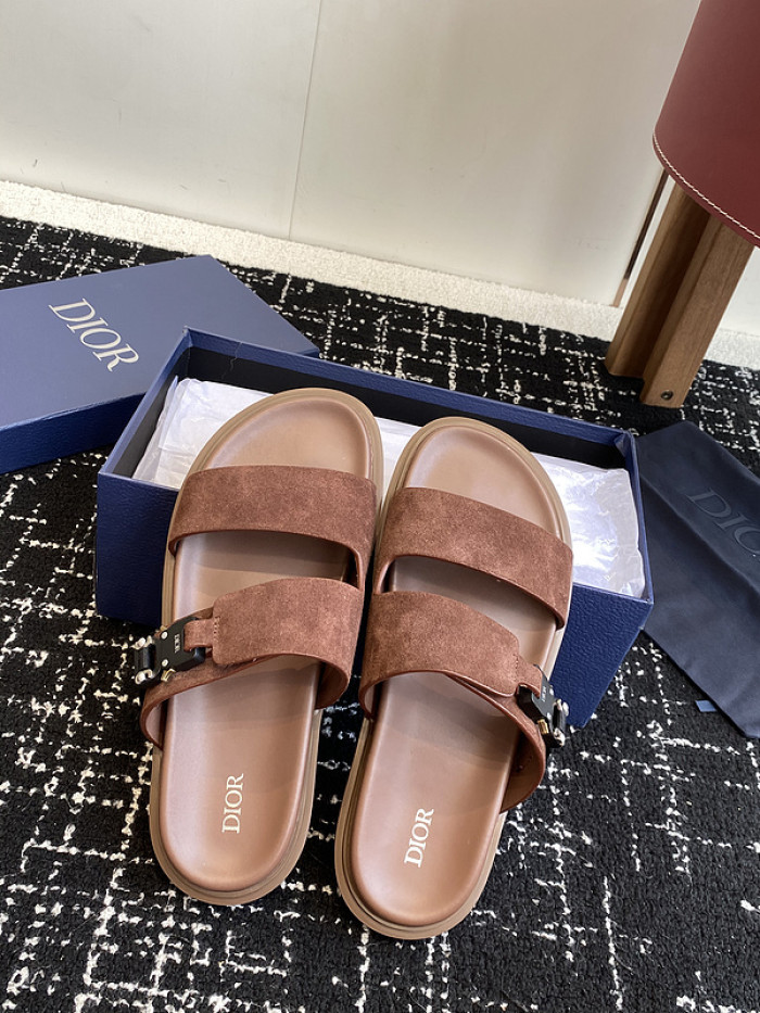 d10r sandal