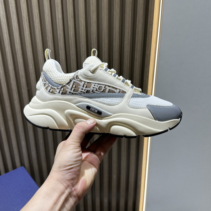 D10R SNEAKER