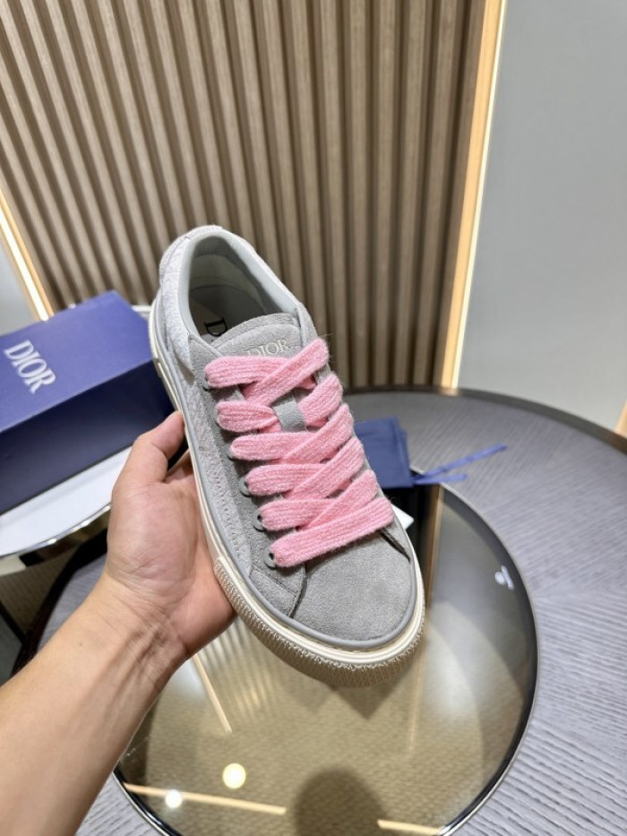 D10R SNEAKER
