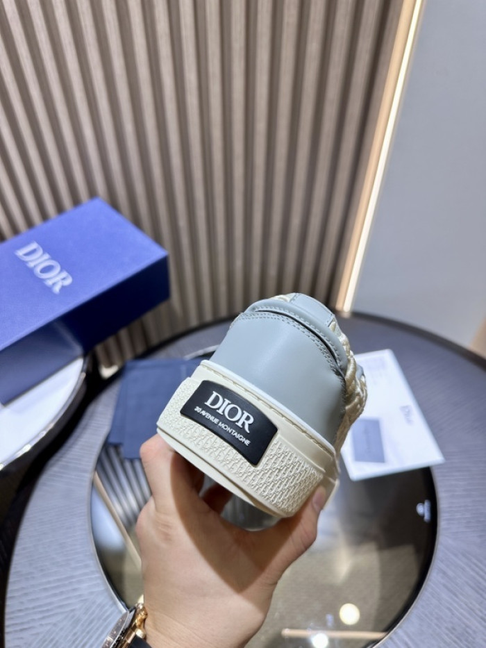D10R SNEAKER