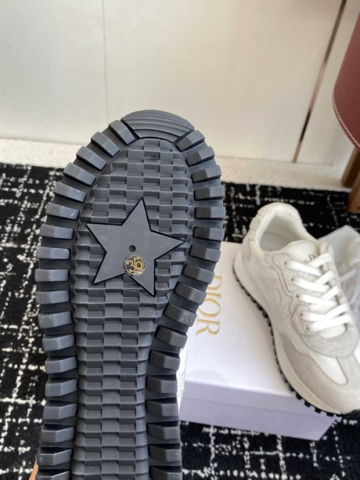 D10R SNEAKER