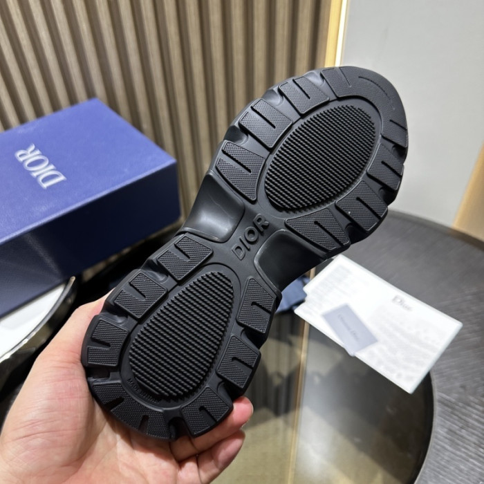 D10R SNEAKER