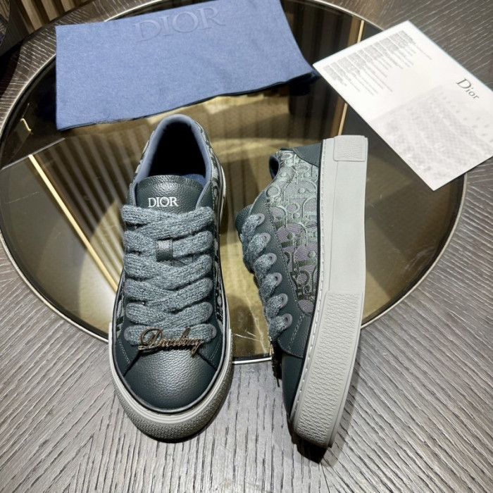 D10R SNEAKER