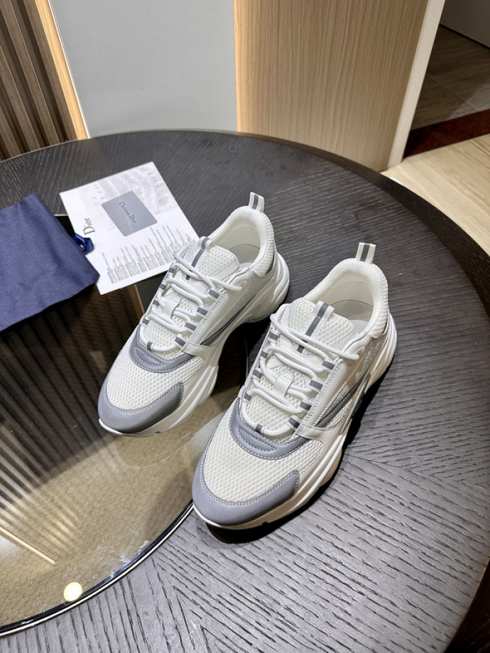 D10R SNEAKER