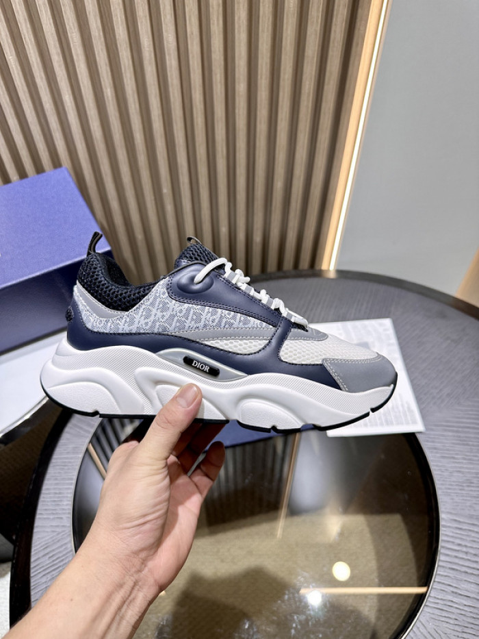 D10R SNEAKER