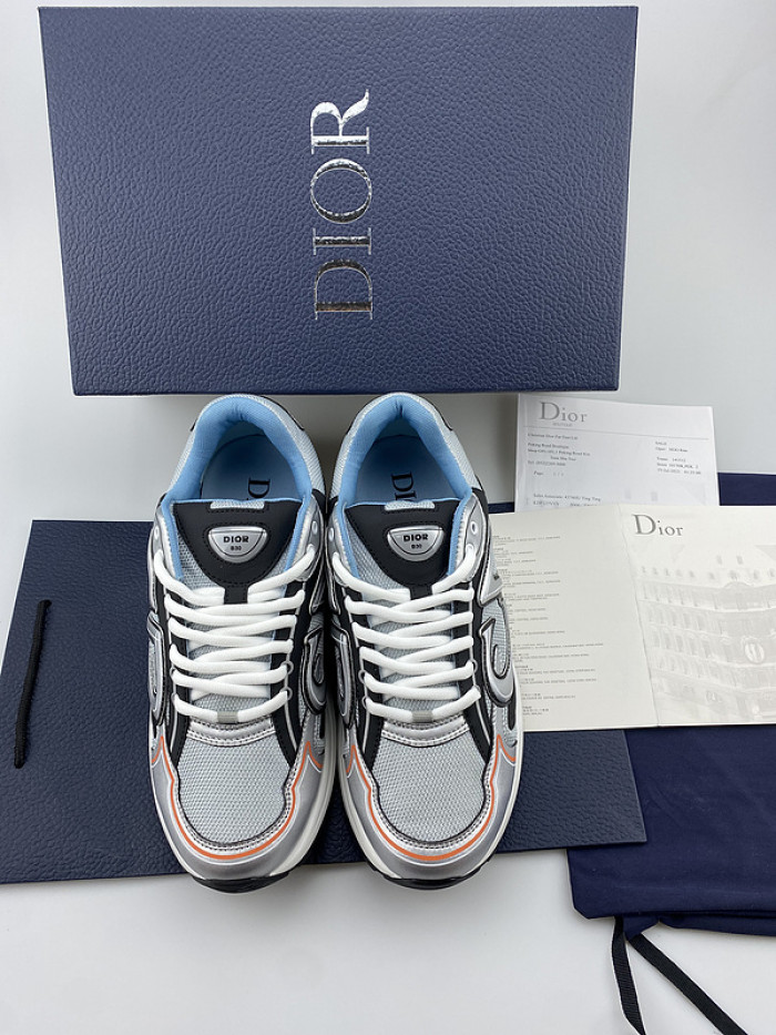 D10R SNEAKER