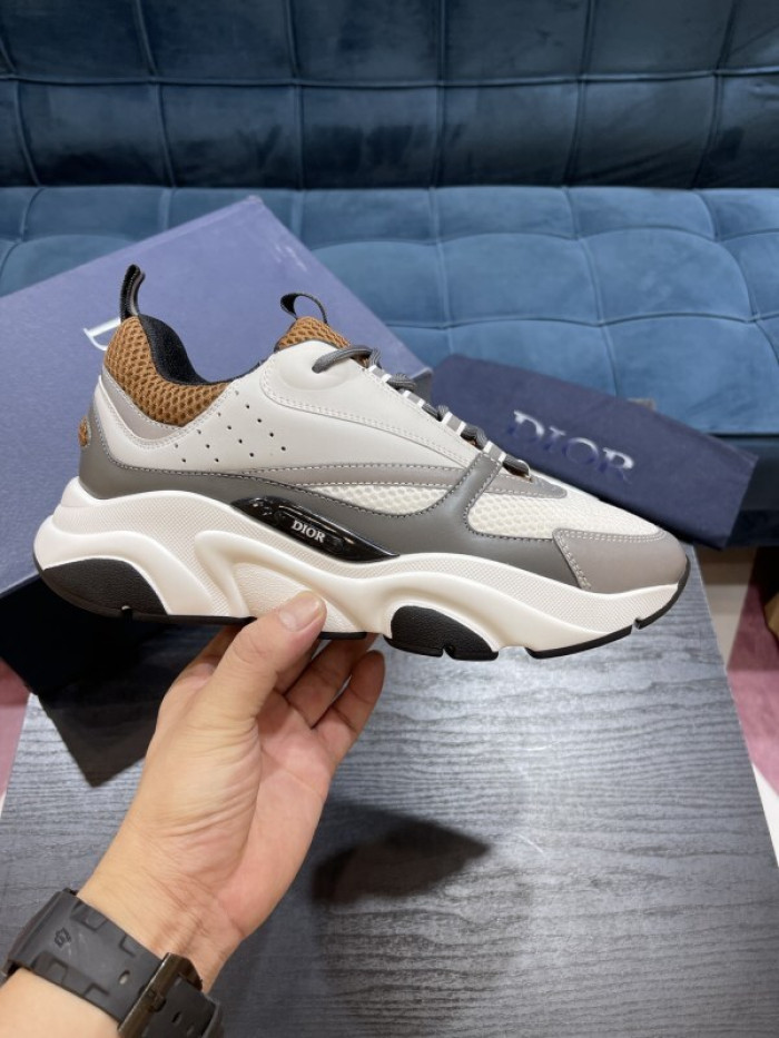 D10R SNEAKER