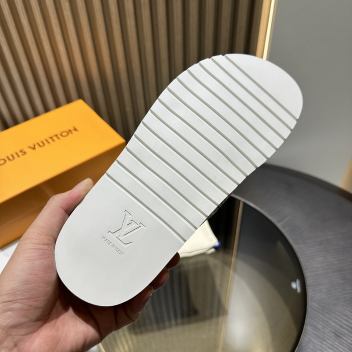 L0VT SANDAL