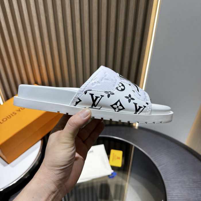 L0VT SANDAL