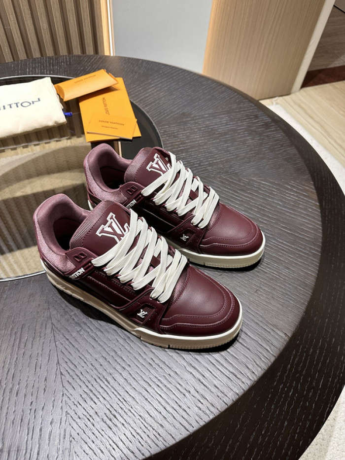 L0VT SNEAKER