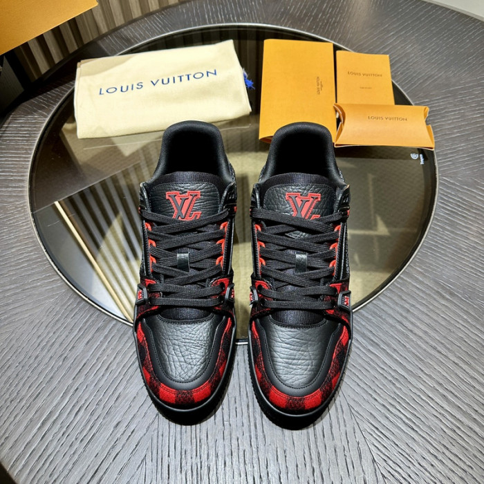 L0VT SNEAKER