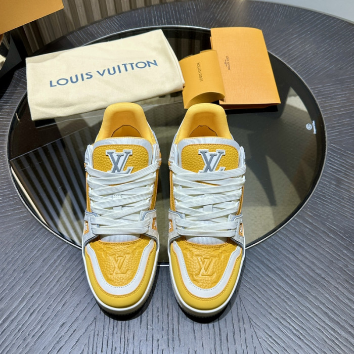 L0VT SNEAKER