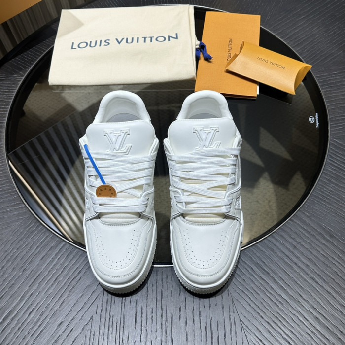 L0VT SNEAKER