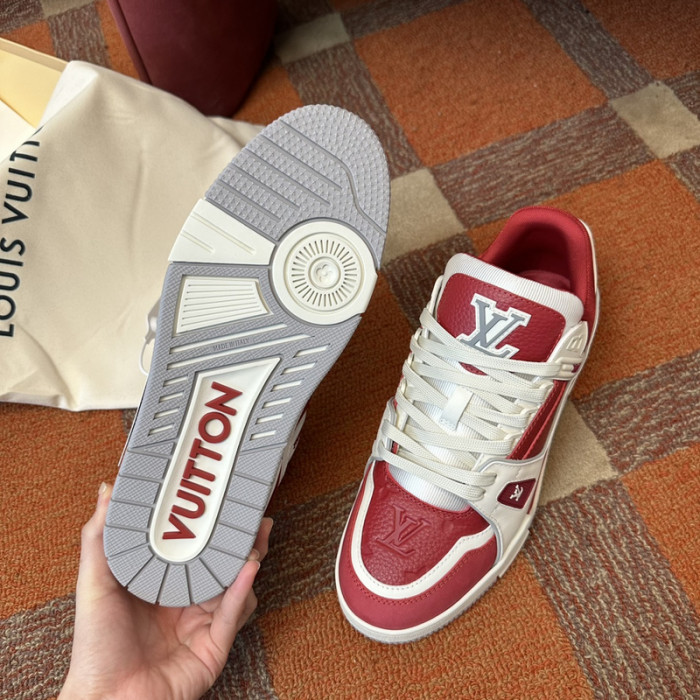 L0VT SNEAKER