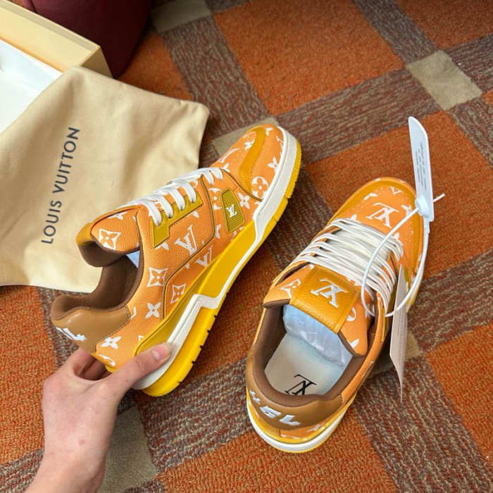 L0VT SNEAKER