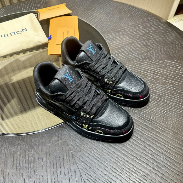 L0VT SNEAKER