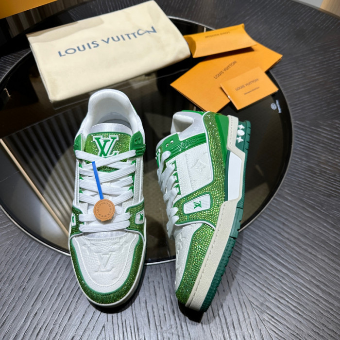 L0VT SNEAKER