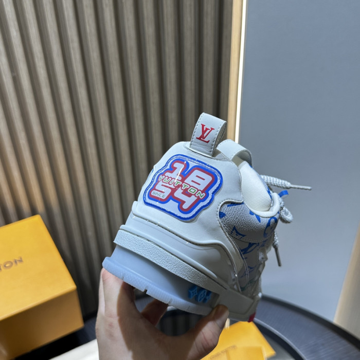 L0VT SNEAKER