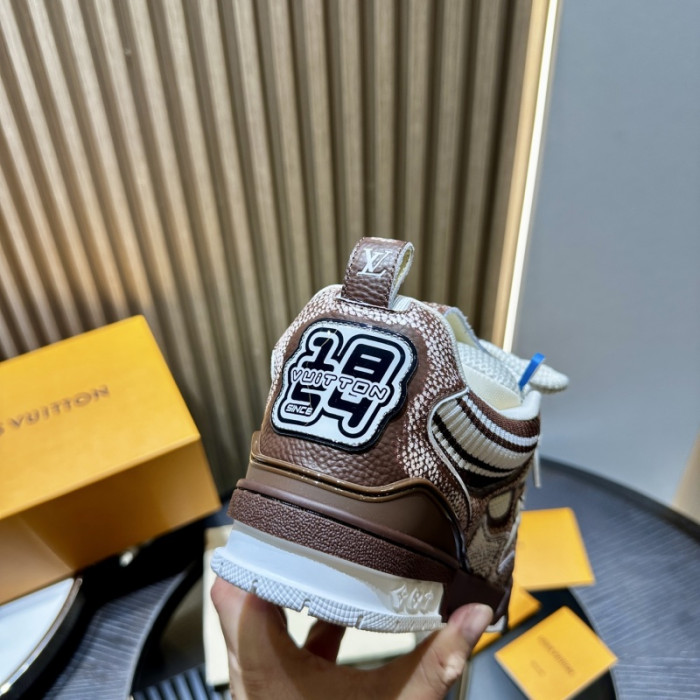 L0VT SNEAKER