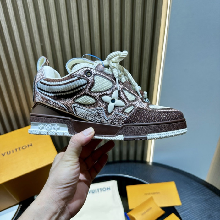 L0VT SNEAKER