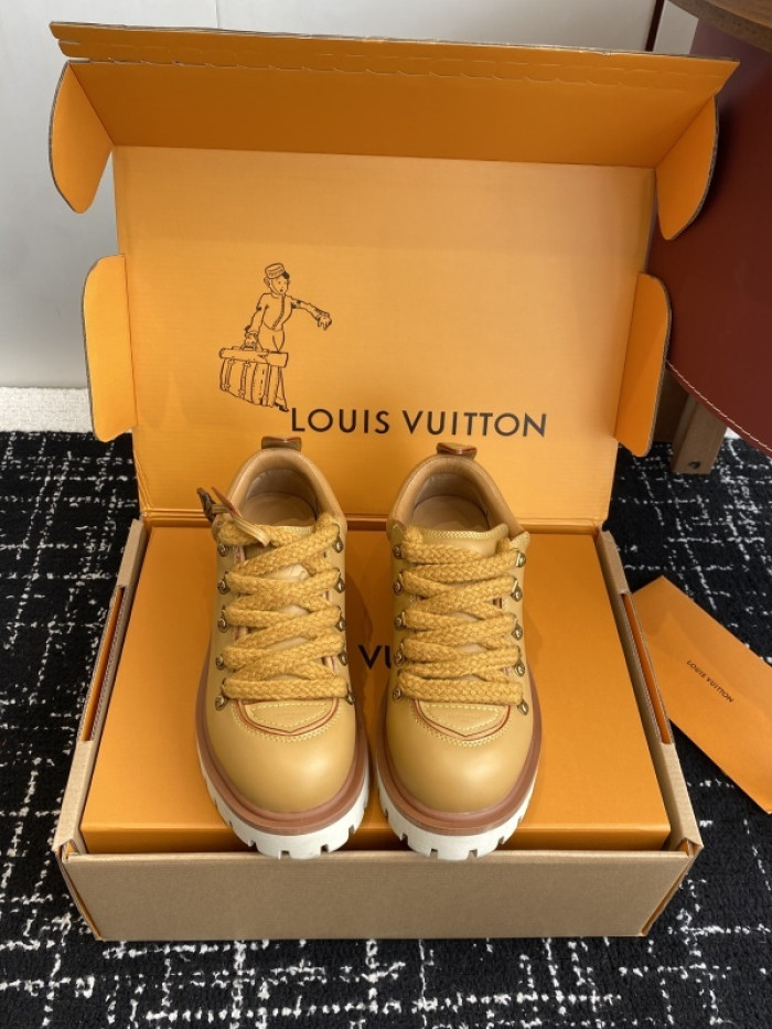 L0VT SNEAKER