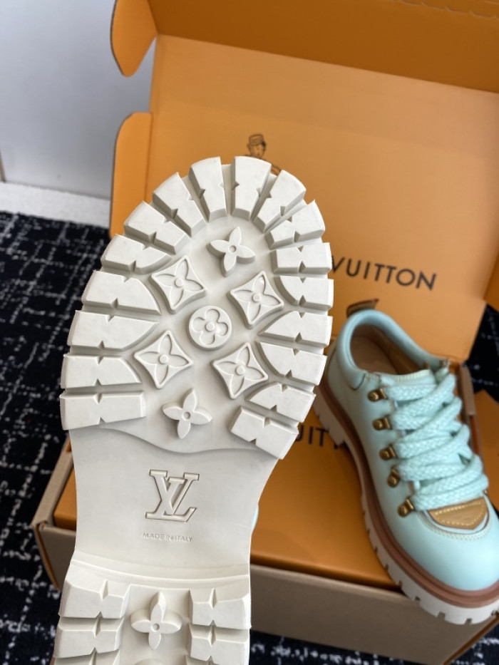 L0VT SNEAKER
