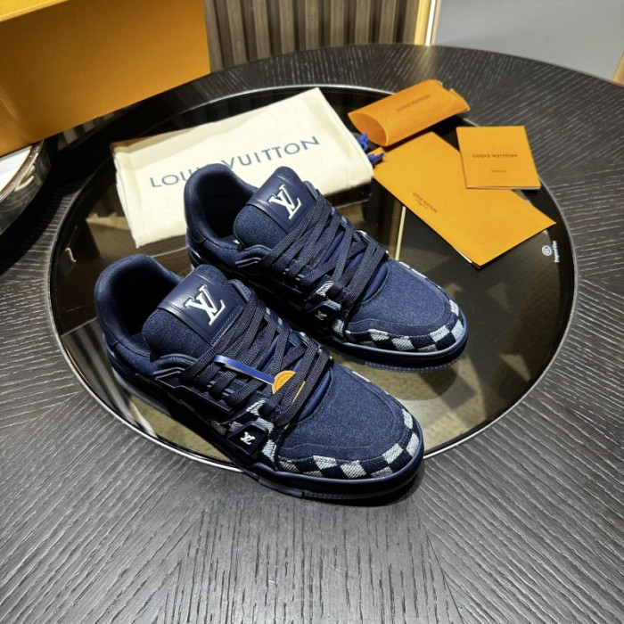 L0VT SNEAKER