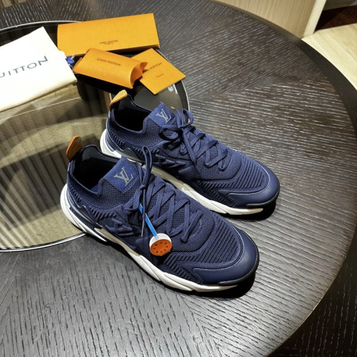 L0VT SNEAKER