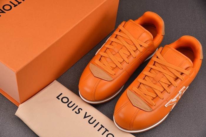 L0VT SNEAKER