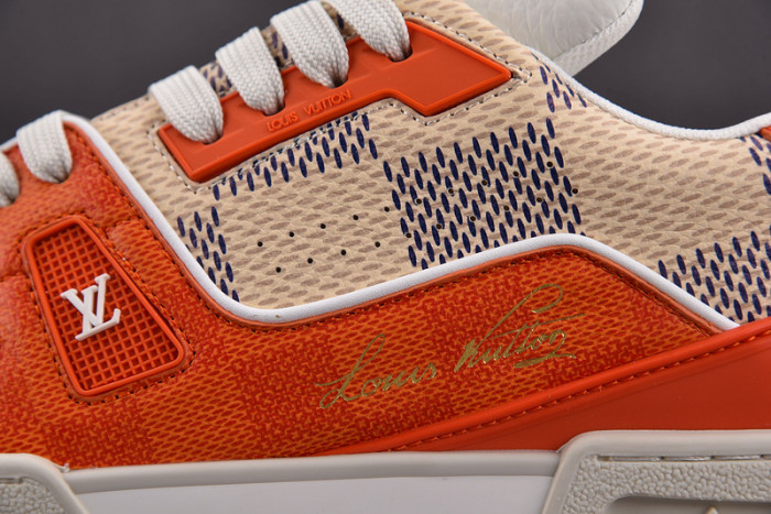 L0VT SNEAKER
