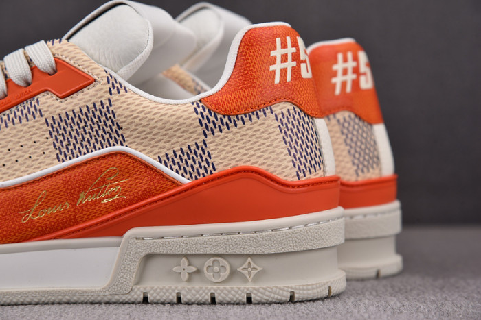 L0VT SNEAKER