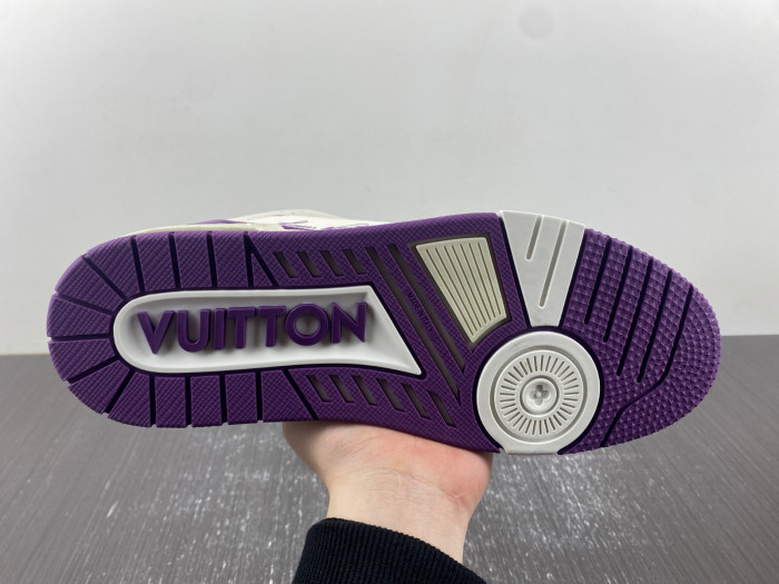 L0VT SNEAKER