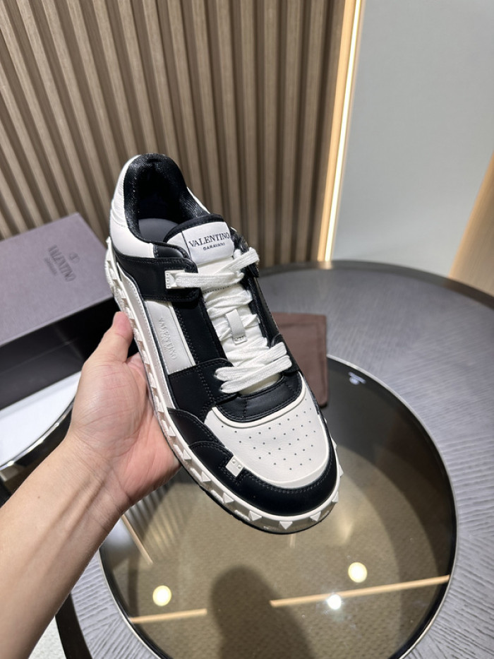 VALENT1N0 SNEAKER